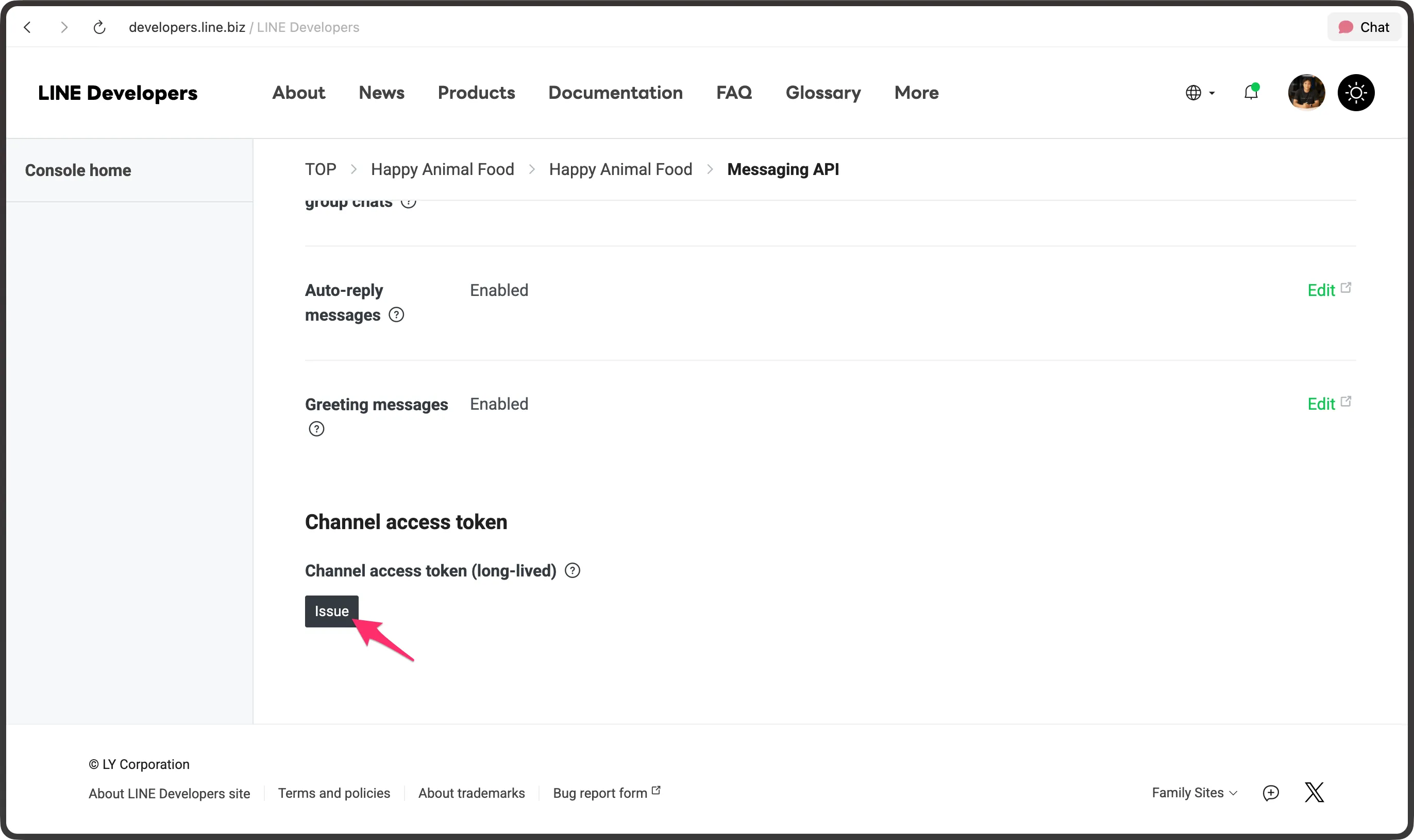 Line Developers Generate Access Token page, arrow point at Issue button